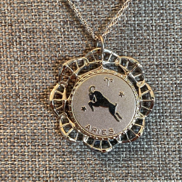 Vtg ARIES Silver Necklace - Picture 1 of 3